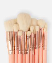 makeup brush