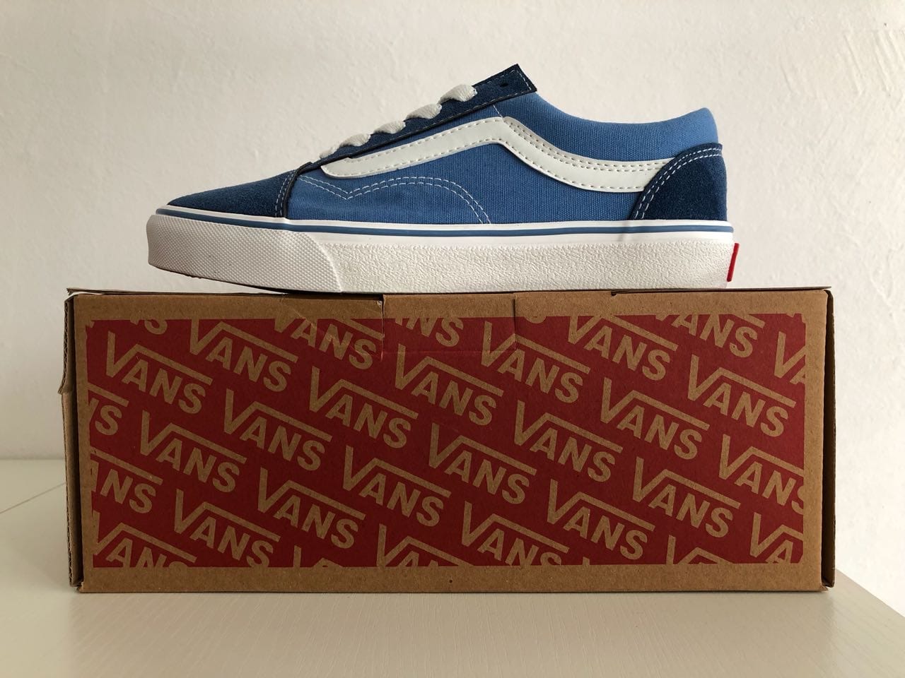 VANS حذاء ازرق رياضي من