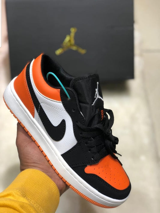 Jordan Kids' Air Jordan Retro 1 Low حذاء