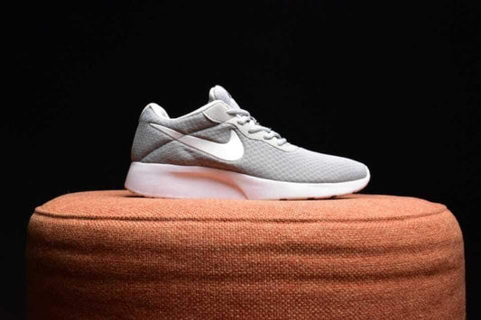 Nike حذاء تانجون اس إي