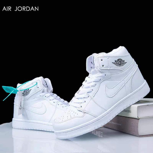 حذاء AIR JORDAN باللون الأبيض