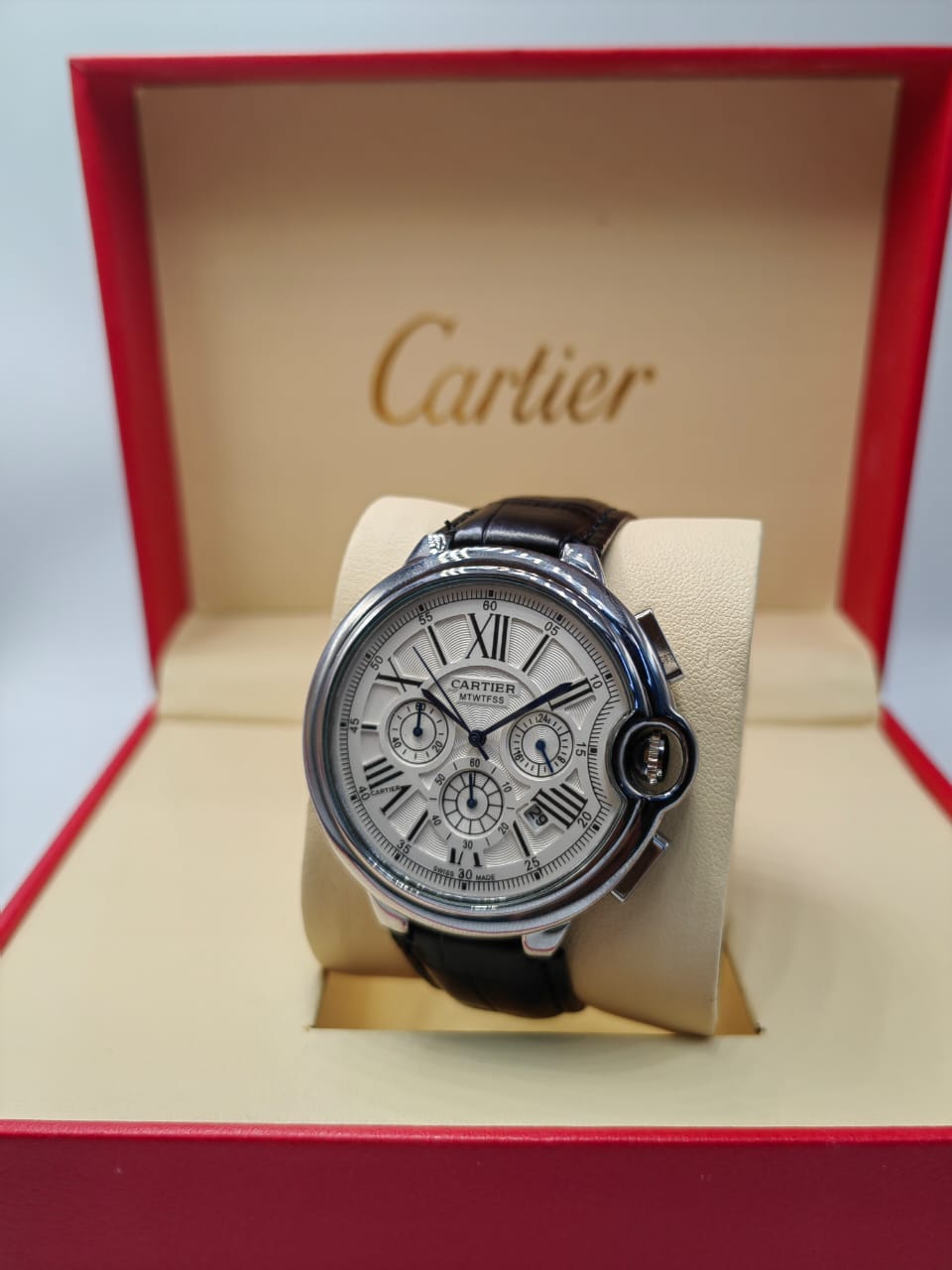 cartier ساعة للرجال