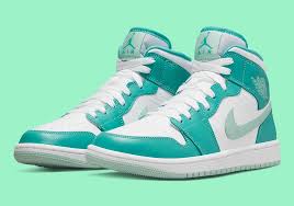 Women's Wmns Air Jordan 1 حذاء